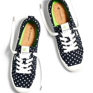 Cariuma OCA Low Black Polka Dot Canvas Sneaker, Women's Size 7, Adorable